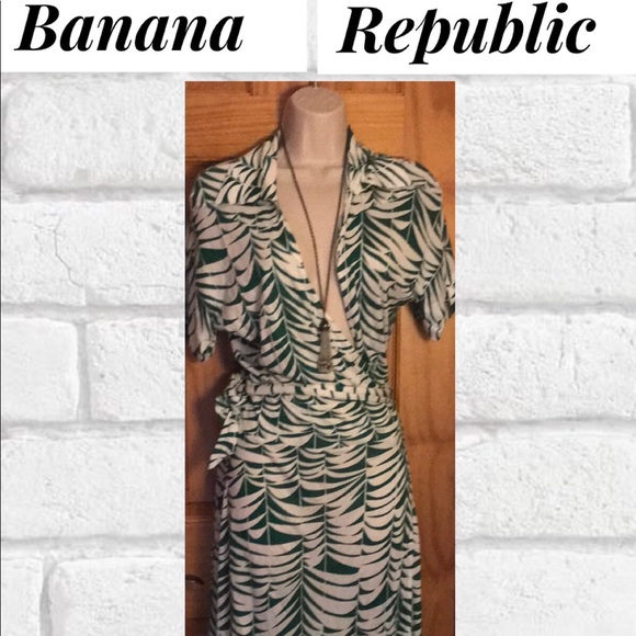 Banana Republic Dresses & Skirts - Banana Republic Green and White Wrap Dress
